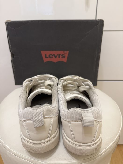 Белые кожанные кеды