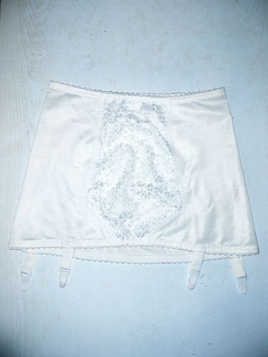 Ретро пояс для чулок на 6 железных пажах размер XL-XXL  Цена снижена