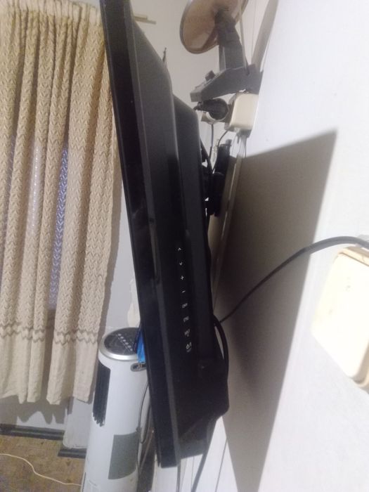 LCD da LG de 32 polegadas com comando 50€ SÓ HOJE