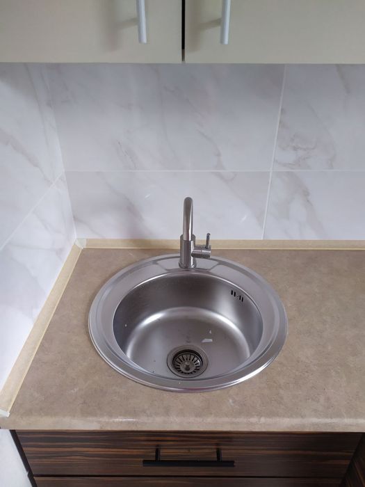 Продам 1 кімнатну квартиру з ремонтом.  Воскресенка.  Райдужний. Київ.