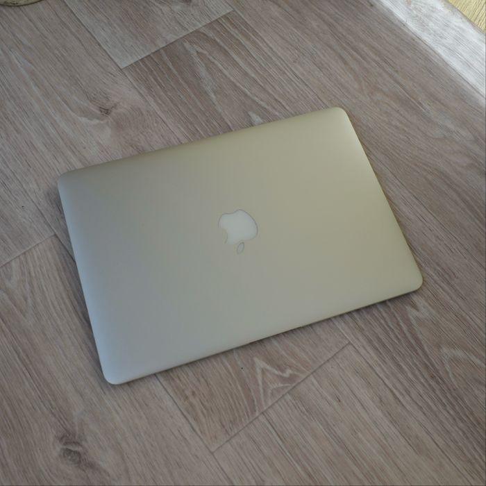 ноутбук MacBook Air 13 (early 2015)