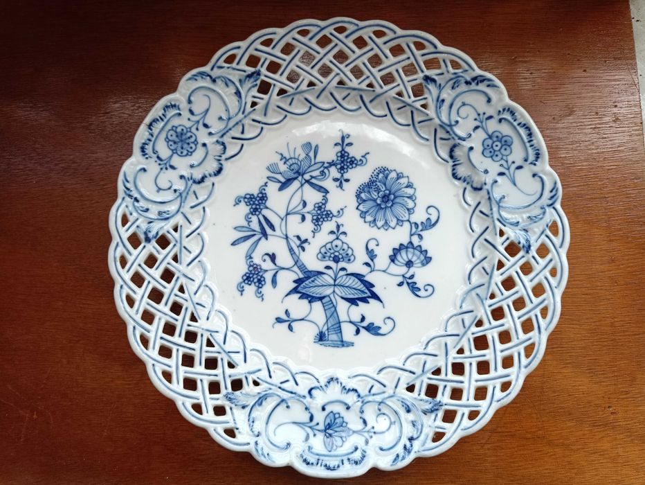 Porcelanowy talerz ażurowy - wzór cebulowy - Meissen - Miśnia