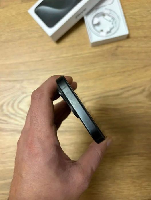 Айфон 15 про на 256 ГБ СРОЧНО