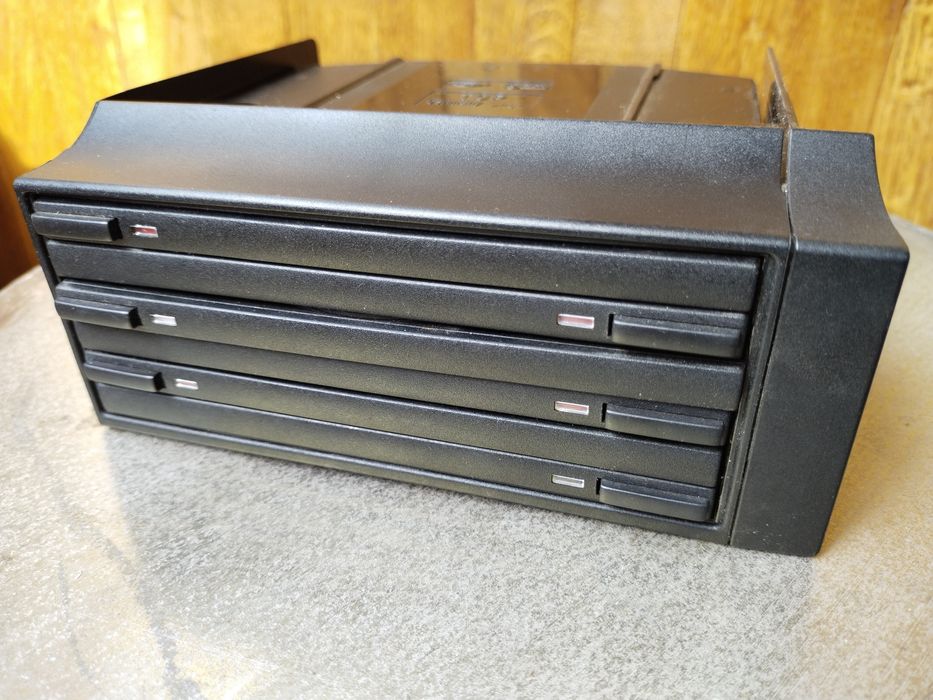 Мерседес W203 Оригинальный бокс СD "Fisher" Germany