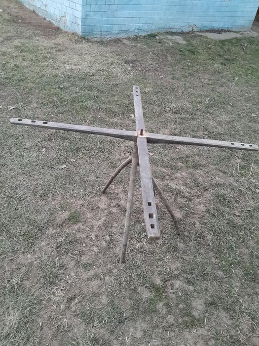 Старовині речі ,знаряддя праці.