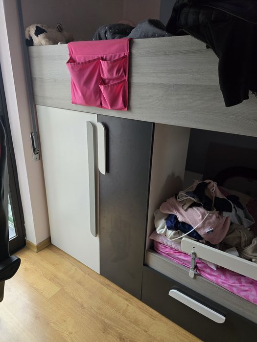 Cama beliche c 2 colchoes, closet  e 2 gavetas unisexo