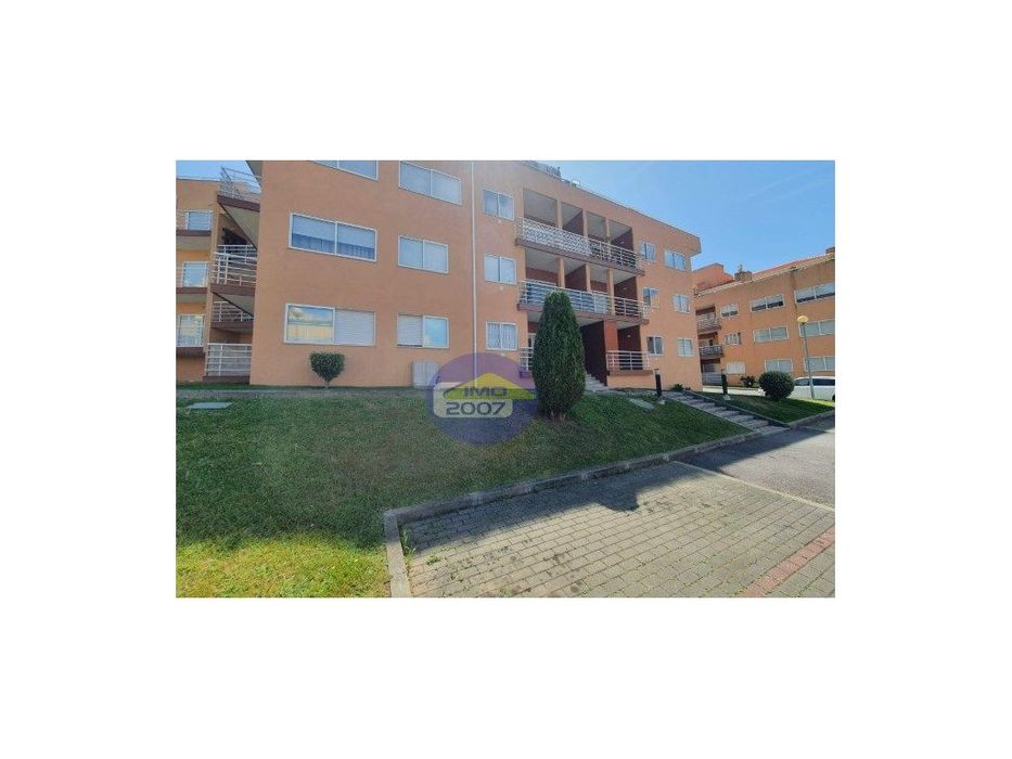 Apartamento T2 em Canelas