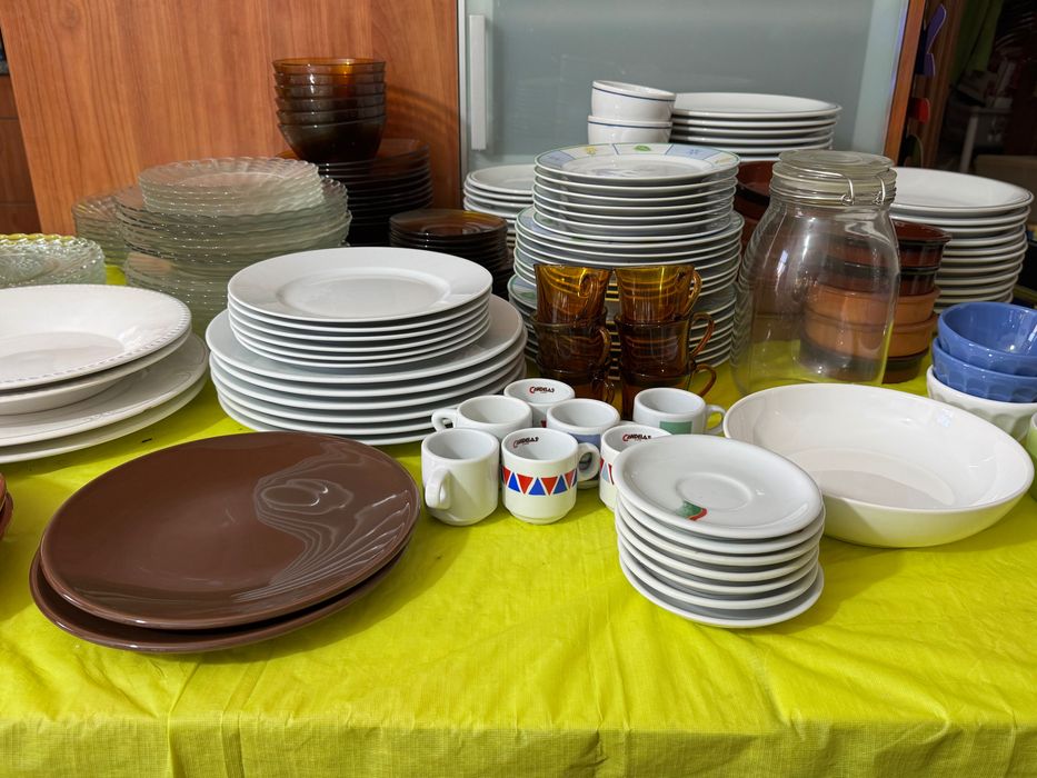 Lote de Loiça de Mesa Variada Nova e Como Nova (Oportunidade