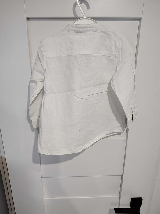 Biała koszula ze stójką