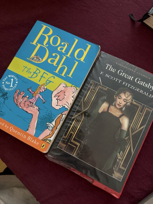Книга The Great Gatsby The BF — світовий бестселер, дуже мила книга, добре підходить на вивчання англійської