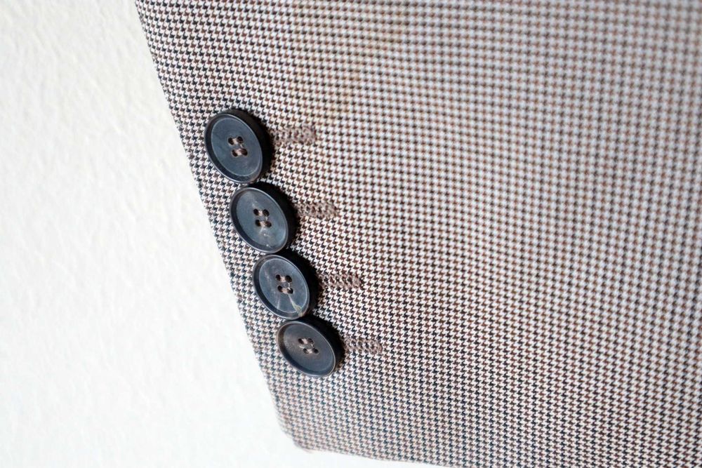 Blazer Casaco Fato de Homem marca Zara em castanho com xadrez