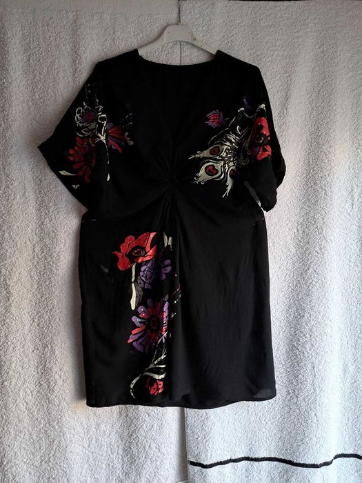 Śliczna tunika, serek, kolorowy nadruk, koraliki, cekiny,100 % wiskoza