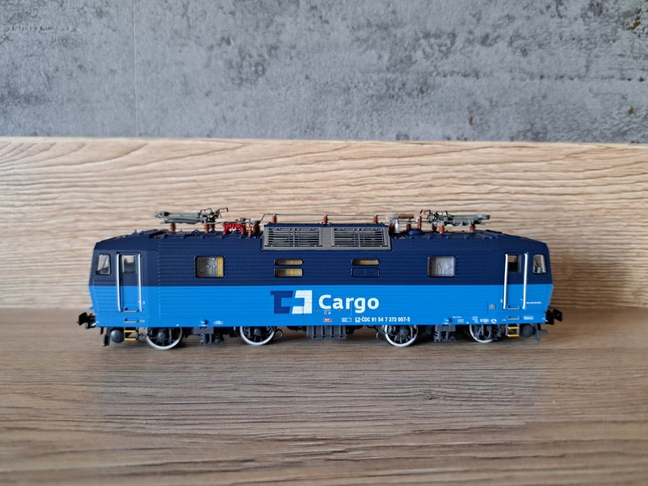 Lokomotywa 372 roco H0