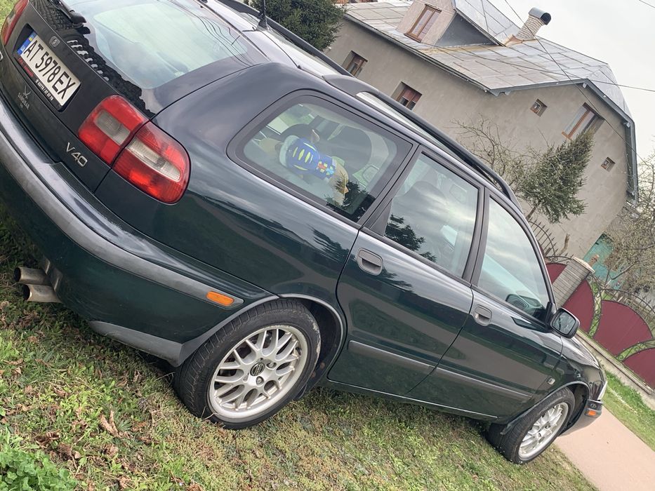 Продам volvo v40 2.0 бенз