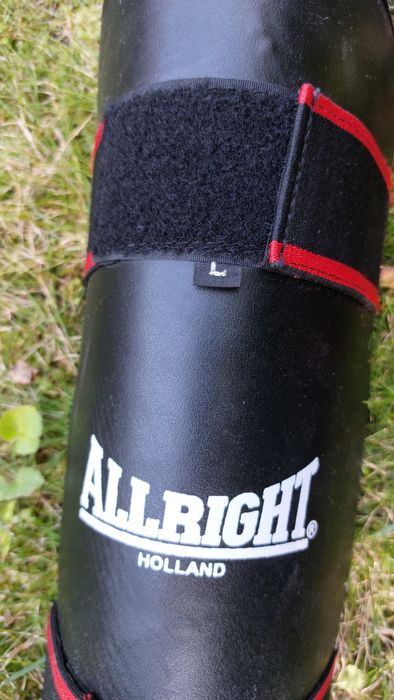 Zestaw ochraniaczy,, sprzętu do kickboxingu / karate, sportów walki