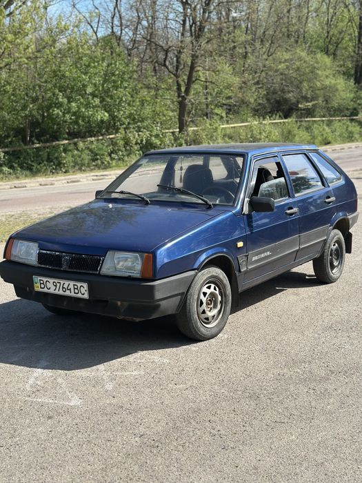 Автомобіль ваз 2109