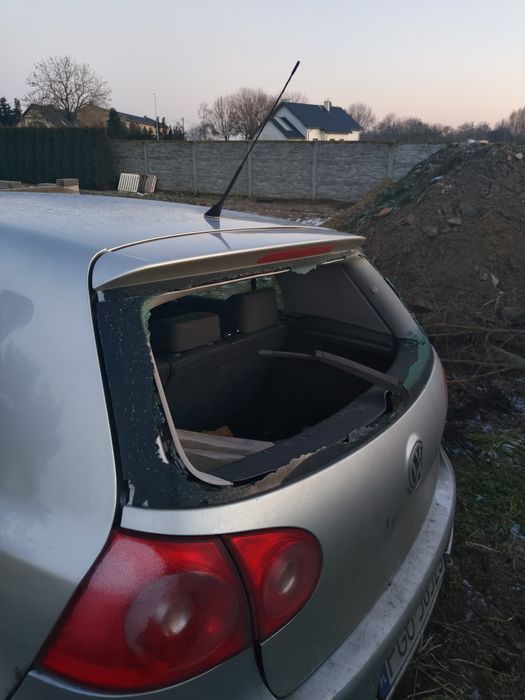 Golf 5 uszkodzony SILNIK SPRAWNY