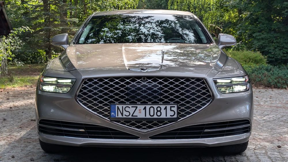 Genesis G90
