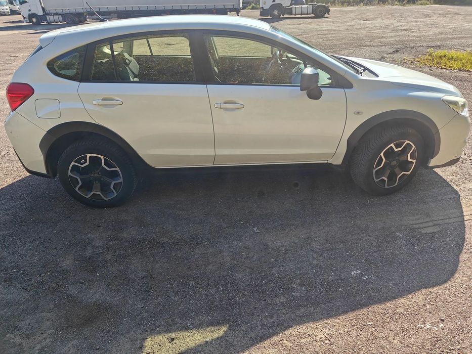Subaru XV BIALA PERLA 2.0diesel 6biegow klima ele alu wsp centr rm+CD SERWIS