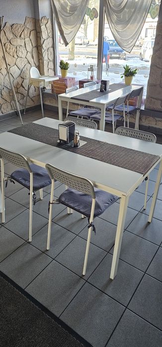 Stoły i krzesła do lokalu