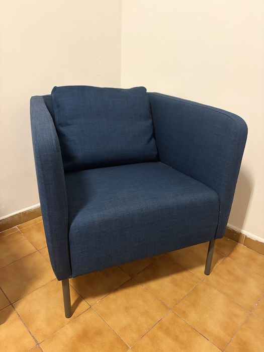 Cadeirão azul Ikea