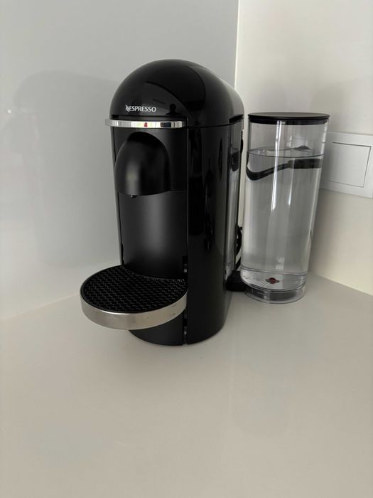 Máquina café NESPRESSO Vertuo Plus Deluxe