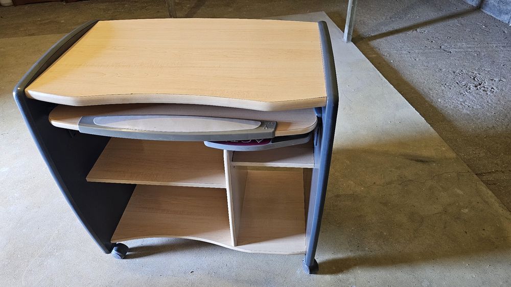 Secretária para computador