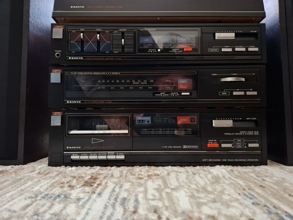 Aparelhagem Sanyo (sem gira discos)