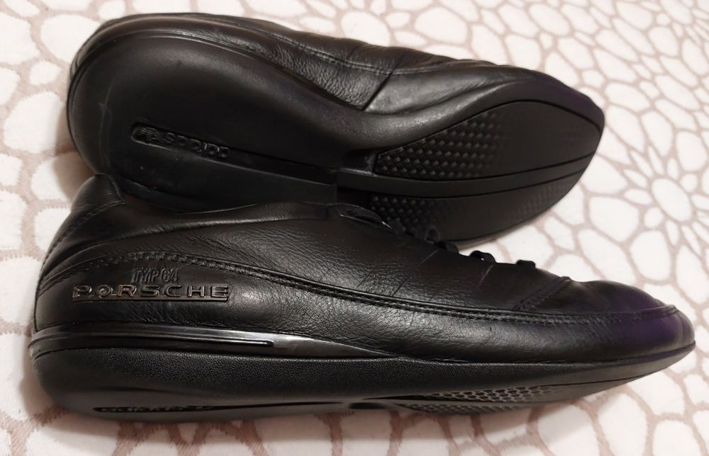 Кроссовки АДІДАС порш дизайн.