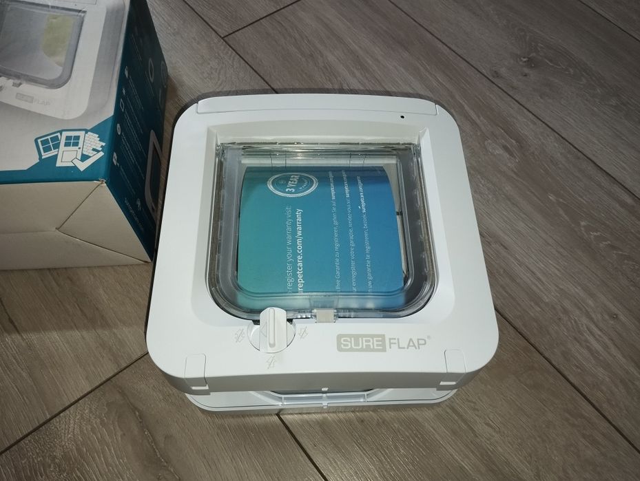 Drzwiczki dla kota z mikrochipem Sureflap