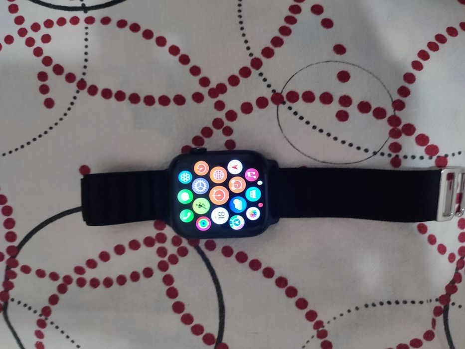 Apple Watch Series 9 45mm в доброму стані.