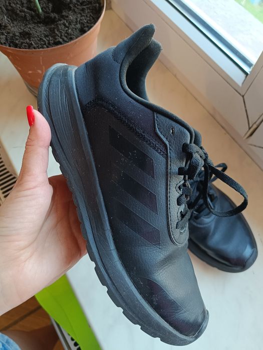 Buty sportowe marki Adidas, r. 39
