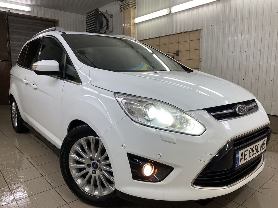 Продам Ford Grand C-Max срочно