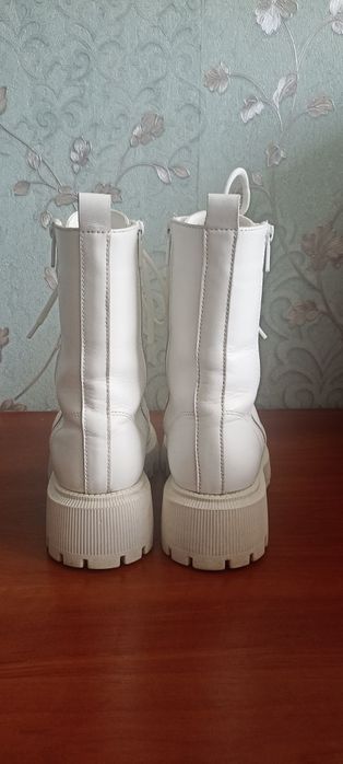 Зимові шкіряні жіночі черевики