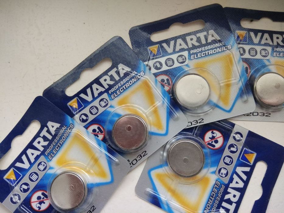 Алкалиновая щелочная батарейка Varta  longlife Power