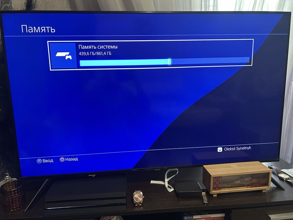 ps 4pro в хорошем состоянии,1 гемпад+игры на дисках
