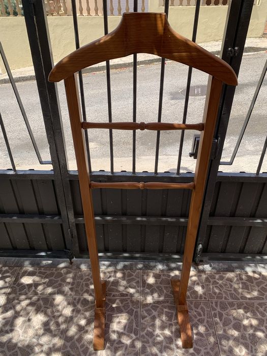 Cabide em madeira pinho  mel 15€