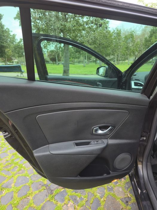 RENAULT Megane III Grandtour 1.5 dCi Diesel 110 cv

Dies