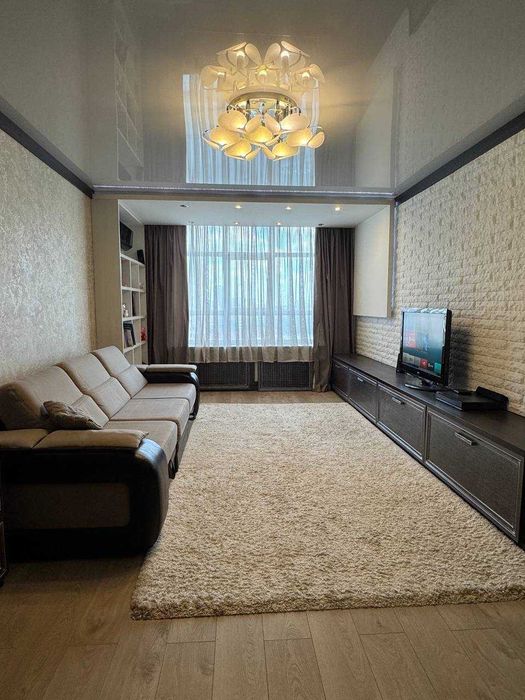 Продам 2-кімн.квартиру 85 м.Лобановського4В,Олександрівський.Генератор