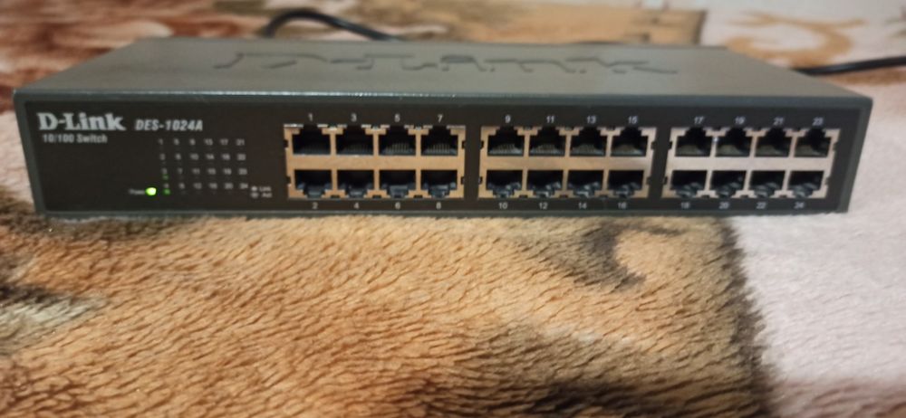 Коммутатор D-Link DES-1024A