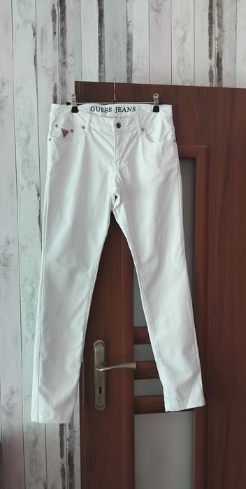 Jeansy Slim Fit Guess.