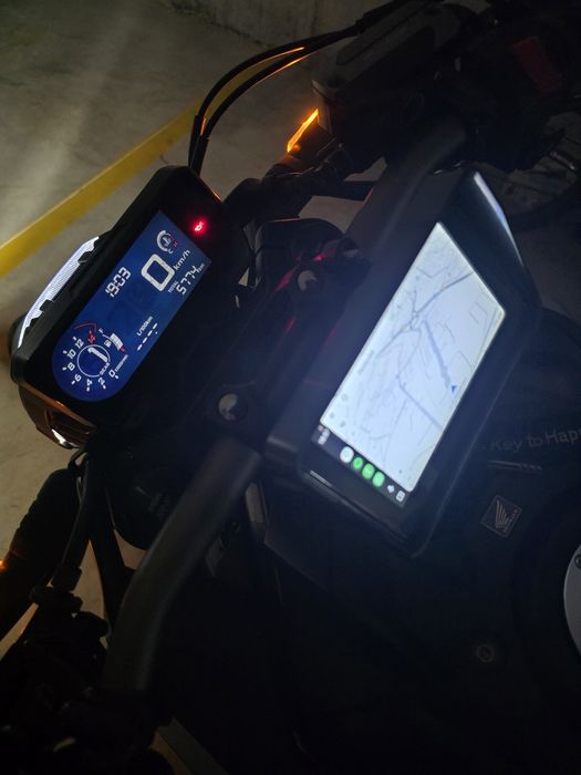 Honda cb650r de 70KW com APENAS 5778 km