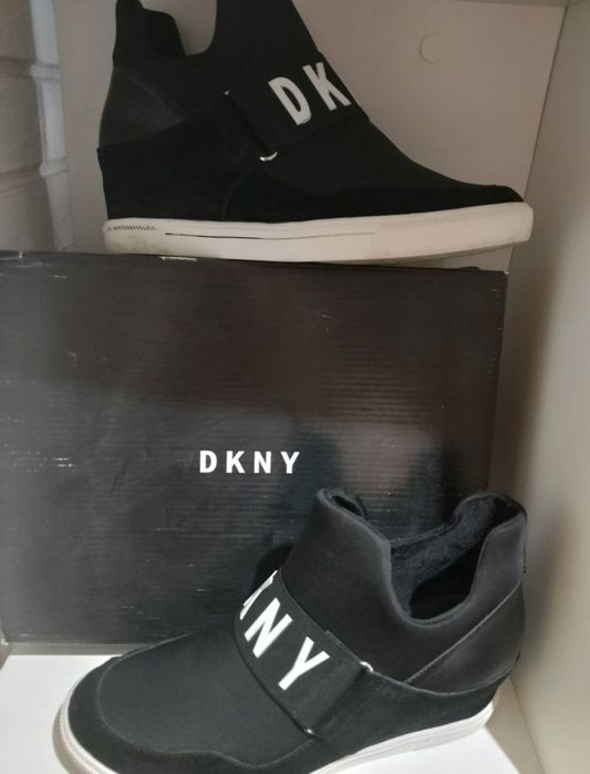 Sneakersy DKNY 42.5
