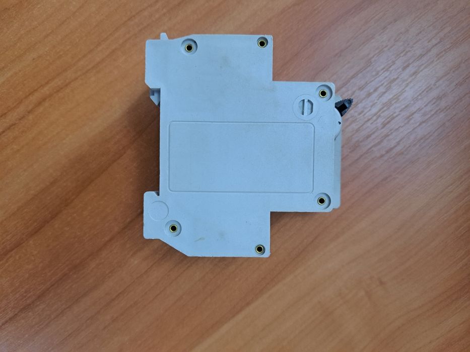 АЗВ2-2. Диференційний автомат