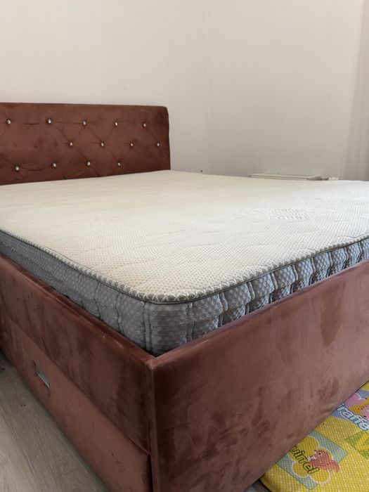 Ліжко з ортопедичним матрасом 160/200