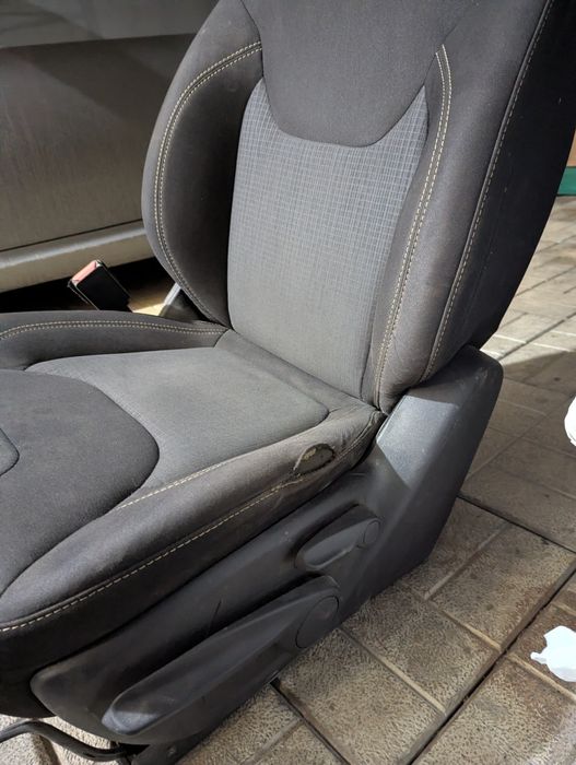 Сидіння Jeep Cherokee водійське крісло