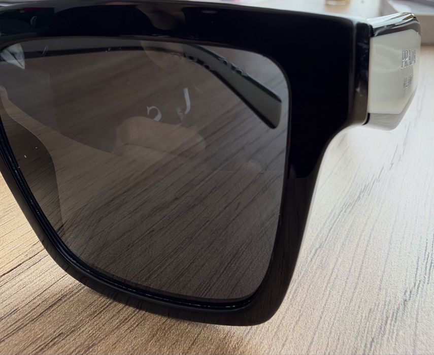 Okulary przeciwsłoneczne PRADA