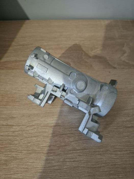 Obudowa stacyjki samochodowej