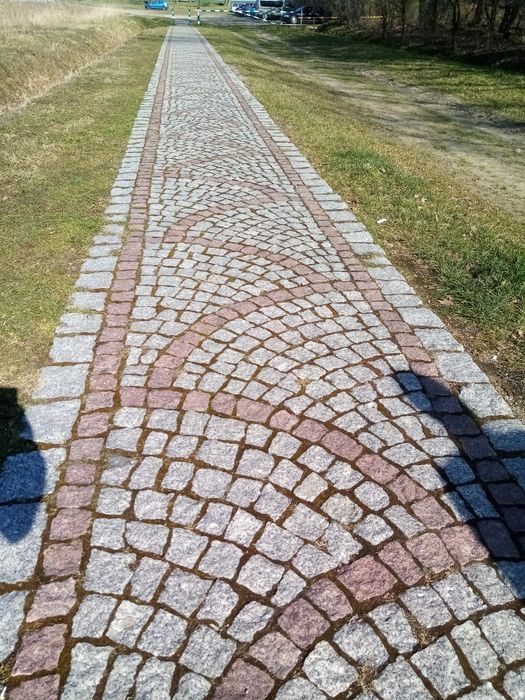 Kamień ogrodzeniowy