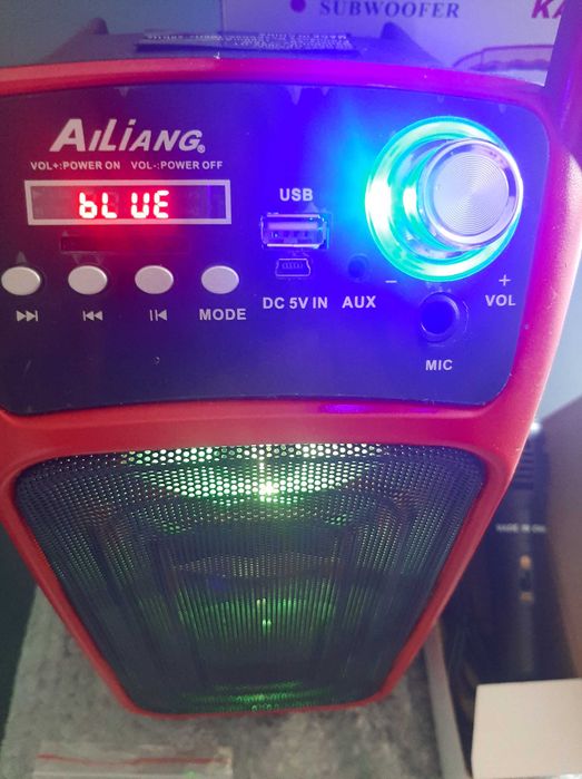 Колонка нова з мікрофоном та пультом